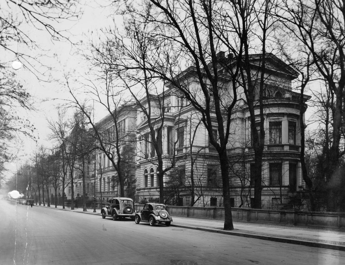 Villa Augusta in der Brückenallee , Parallelstraße der Klopstockstraße