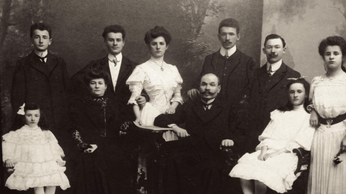 Aufnahme der Familie Sadunischker um 1909 in Berlin